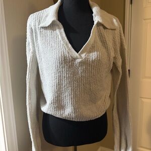 Rue21 Cream V-Neck Collared Women’s Sweater